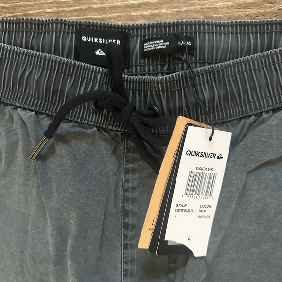 Boys large Quiksilver drawstring shorts.  New with tags. - Picture 1 of 2